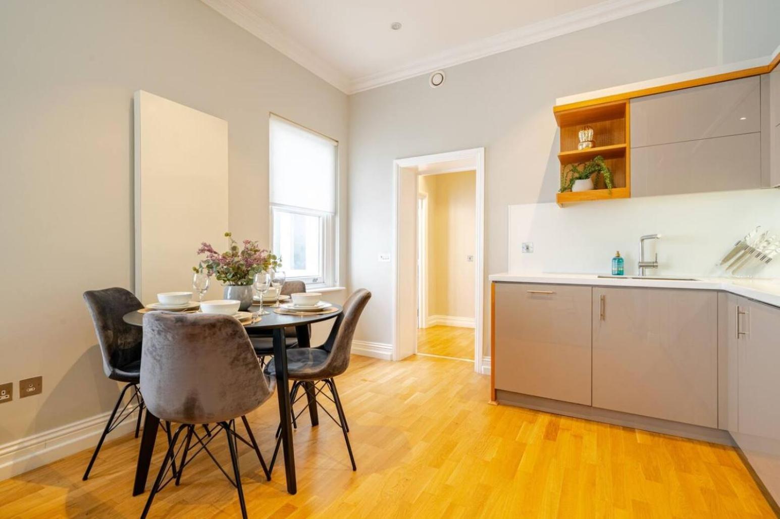 Tranquil And Bright 3 Bed Lux Londra