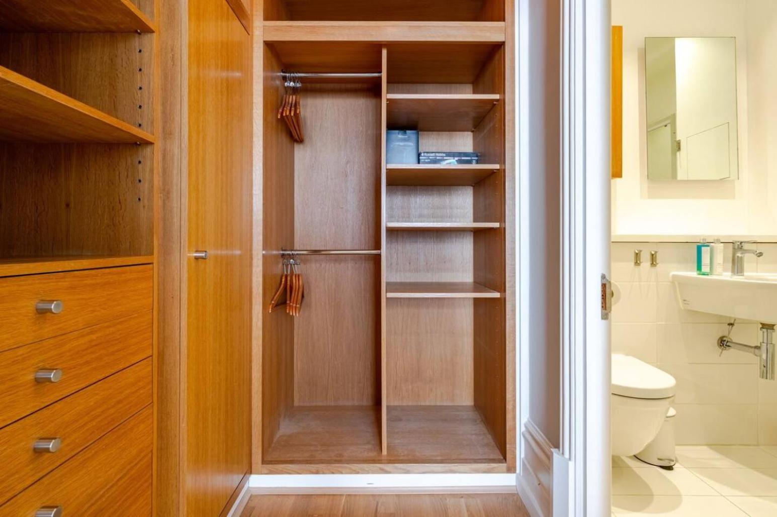 Tranquil And Bright 3 Bed Lux London